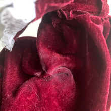 Lade das Bild in den Galerie-Viewer, Interaktive Horror-Puppe auf Fahrrad, Angry Mathilde, Halloween Deko