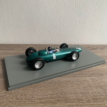 Lade das Bild in den Galerie-Viewer, Miniaturauto Auto aus der Kollektion, Spielzeug, Spark