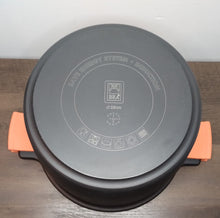 Lade das Bild in den Galerie-Viewer, Topf, hoher Kochtopf, druckgegossenem Aluminium mit Deckel aus Glas, BRA,ø 28 cm