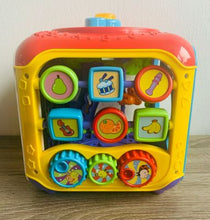 Lade das Bild in den Galerie-Viewer, Baby Entdeckerwürfel, interaktiver Spielwürfel mit Musik, VTech
