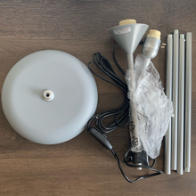 Lade das Bild in den Galerie-Viewer, Lampe Deckenfluter Lesearm BRILLIANT Spari silber/weiß, 180cm
