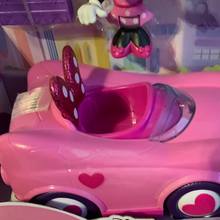 Lade das Bild in den Galerie-Viewer, Fahrzeug Auto mit 1 Figur 7,5 cm Disney Mickey &amp; Minnie
