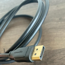 Lade das Bild in den Galerie-Viewer, Amazon Basics HDMI Kabel, 1,8 m

