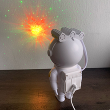 Lade das Bild in den Galerie-Viewer, LED Astronaut Sternenhimmel Projektor, Spaceman Star Nachtlicht
