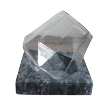 Lade das Bild in den Galerie-Viewer, Diamond Glas inkl. Marmor-Untersetzer, Deko 250ml
