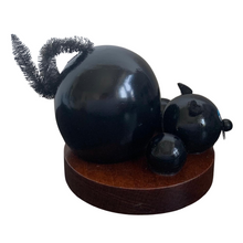 Lade das Bild in den Galerie-Viewer, Holz-Räucherfigur Katze, ca. 11 cm

