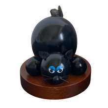 Lade das Bild in den Galerie-Viewer, Holz-Räucherfigur Katze, ca. 11 cm

