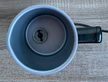 Lade das Bild in den Galerie-Viewer, Milchaufschäumer Aigostar, 240ml, 500W

