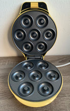 Lade das Bild in den Galerie-Viewer, Donut Maker im Retro Design, Bestron
