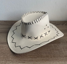 Lade das Bild in den Galerie-Viewer, Cowboy Hut, Kopfbedeckung
