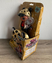 Lade das Bild in den Galerie-Viewer, Puppe Na! Na! Na! Surprise Glam Series 2 Gianni Wilde
