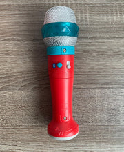Lade das Bild in den Galerie-Viewer, Mikrofon für Kinder Spielzeug Battat

