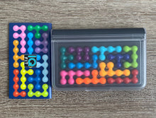 Lade das Bild in den Galerie-Viewer, Spiel IQ Fit, Puzzle Game with 120 Challenges
