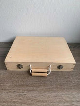 Lade das Bild in den Galerie-Viewer, Small foot Werkzeugkoffer aus Holz
